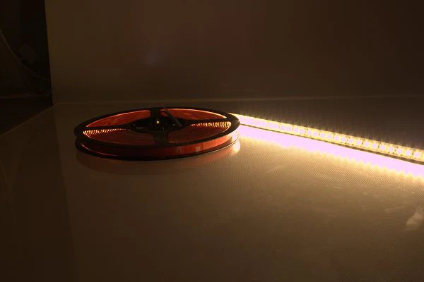 China shenzhen factory top quality 12V/24v high cri flexible 3014 smd led tape light